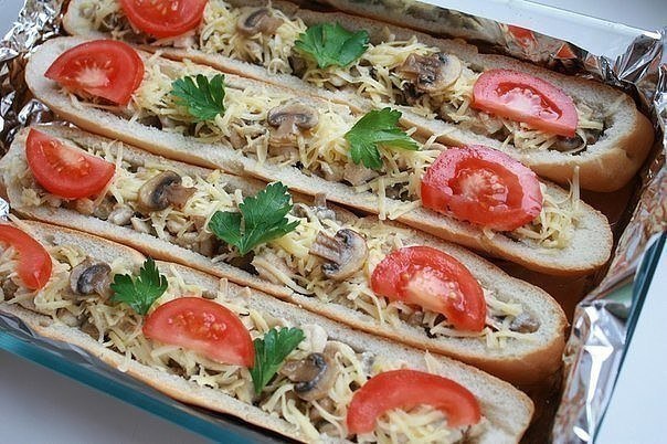 БАГЕТ, ФАРШИРОВАННЫЙ КУРИЦЕЙ И ГРИБАМИ БАГЕТ, ФАРШИРОВАННЫЙ КУРИЦЕЙ И ГРИБАМИ