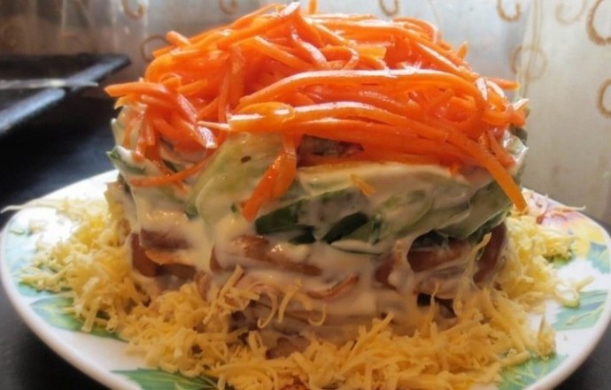 ​Салат с корейской морковью и грибами