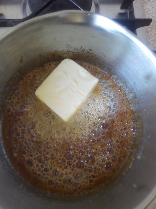 Сливовый пирог с маслом Сливовый пирог с маслом