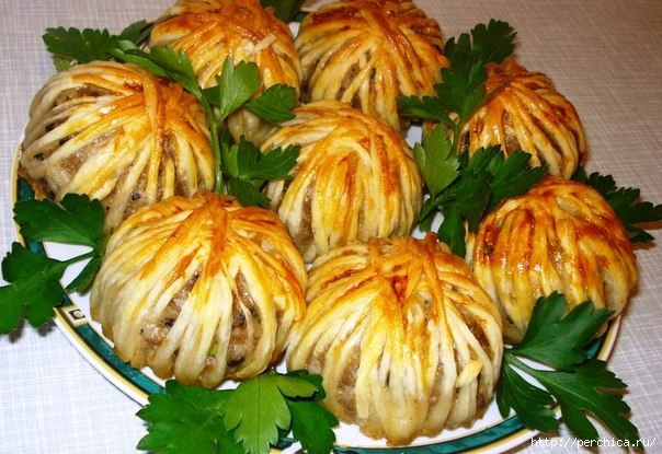 Мясные клубочки с грибами в тесте Мясные клубочки с грибами в тесте