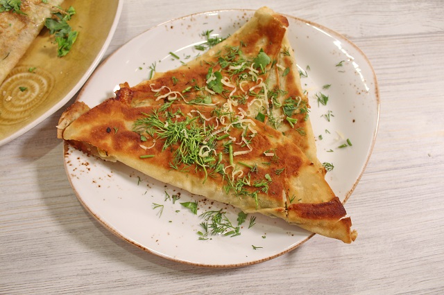 Ёка – ленивое хачапури за 5 минут. Вкусный завтрак из лаваша с сыром. Ёка – ленивое хачапури за 5 минут. Вкусный завтрак из лаваша с сыром.