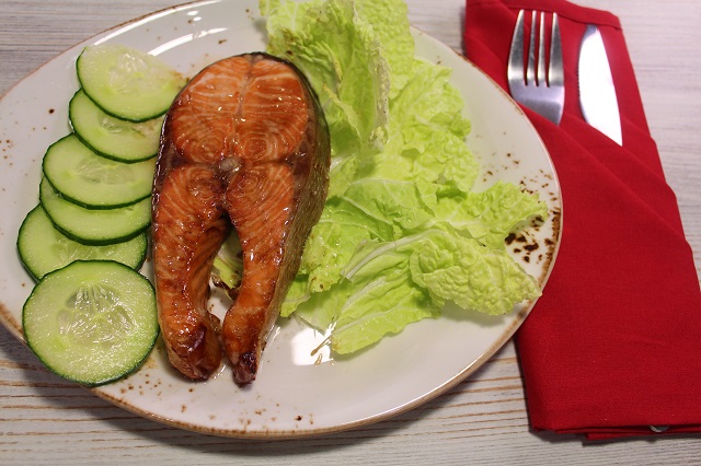 Вкуснейшие стейки из лосося без возни. Всего 3 ингредиента, 20 минут и самая вкусная рыба на столе. Вкуснейшие стейки из лосося без возни. Всего 3 ингредиента, 20 минут и самая вкусная рыба на столе.