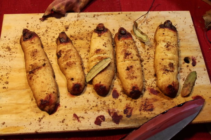 Песочное печенье «Ведьмины пальчики». Вкусный десерт на Хэллоуин. Песочное печенье «Ведьмины пальчики». Вкусный десерт на Хэллоуин.