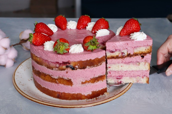 Сказочно КРАСИВЫЙ и ВКУСНЫЙ Ягодный ТОРТ - БЕСПОДОБНЫЙ Домашний торт который получится у КАЖДОГО! Сказочно КРАСИВЫЙ и ВКУСНЫЙ Ягодный ТОРТ - БЕСПОДОБНЫЙ Домашний торт который получится у КАЖДОГО!