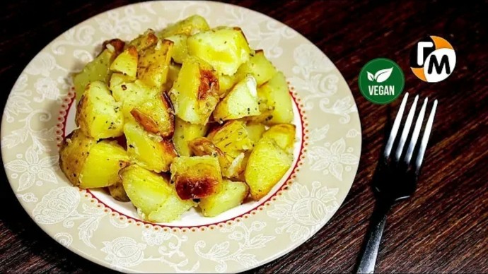 Очень вкусная и ароматная картошка в духовке.