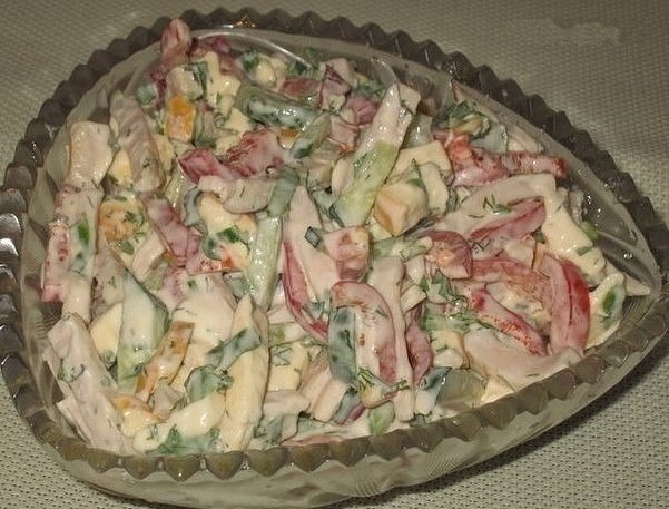 Салат "София" с копченым сыром Салат "София" с копченым сыром
