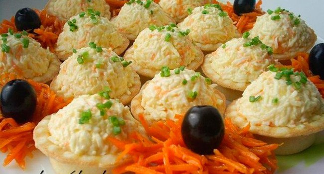 Сырный салат в тарталетках Сырный салат в тарталетках