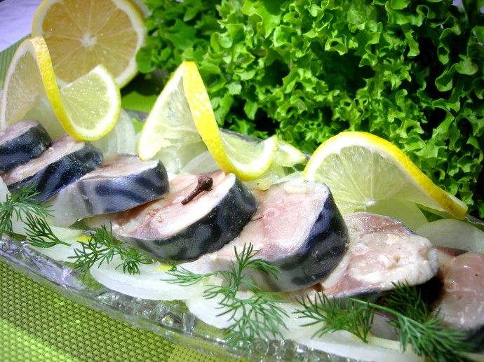 Скумбрия, маринованная по-домашнему Скумбрия, маринованная по-домашнему