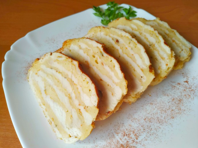 Полосатая закуска из 2 ингредиентов (ленивый куриный рулет)! Полосатая закуска из 2 ингредиентов (ленивый куриный рулет)!