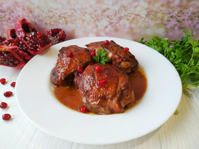 Курица в разы вкуснее с этим маринадом, а еще сочная и с карамельной корочкой! Курица в разы вкуснее с этим маринадом, а еще сочная и с карамельной корочкой!