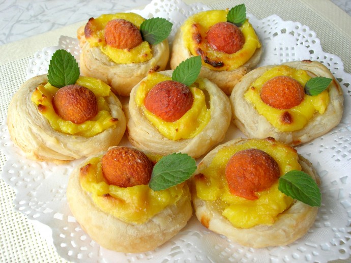 АБРИКОСОВЫЕ ГНЕЗДА с Заварным Кремом. Нежный, Вкусный и Ароматный Десерт к чаю! АБРИКОСОВЫЕ ГНЕЗДА с Заварным Кремом. Нежный, Вкусный и Ароматный Десерт к чаю!