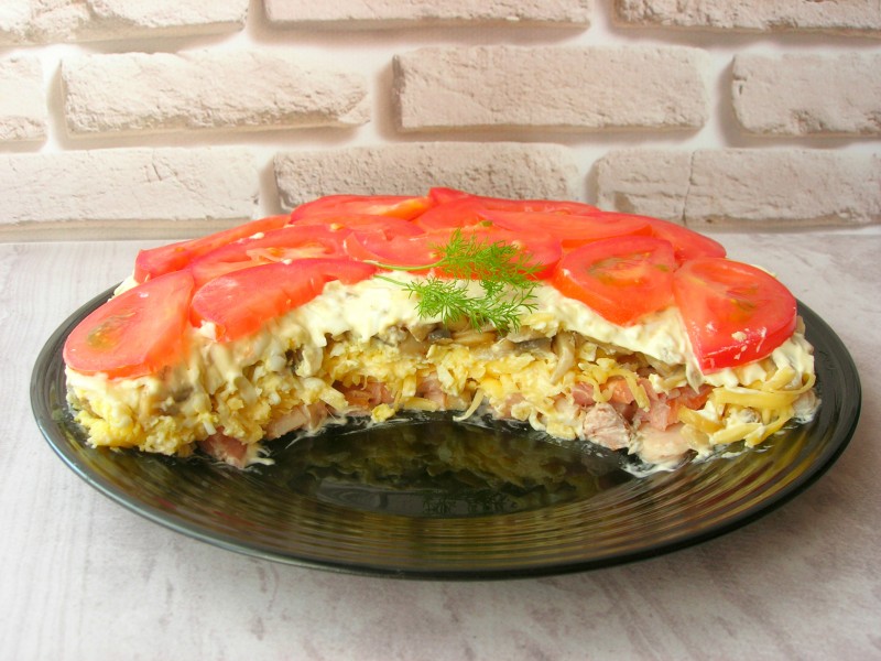 Слоеный салат Чикаго. Просто, вкусно и все сыты! Слоеный салат Чикаго. Просто, вкусно и все сыты!