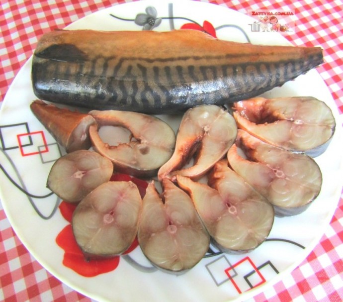 Скумбрия в луковой шелухе и чае (фальшивая копчёная скумбрия) Скумбрия в луковой шелухе и чае (фальшивая копчёная скумбрия)