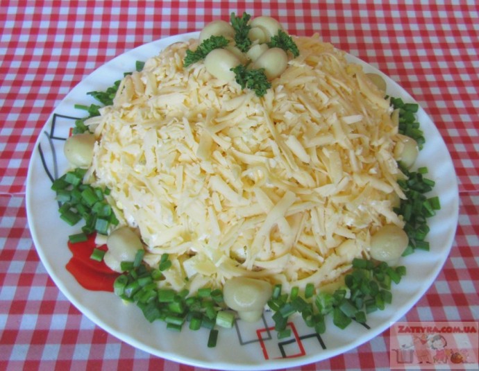 Cалат «Марго» с куриным филе и маринованными грибами Cалат «Марго» с куриным филе и маринованными грибами