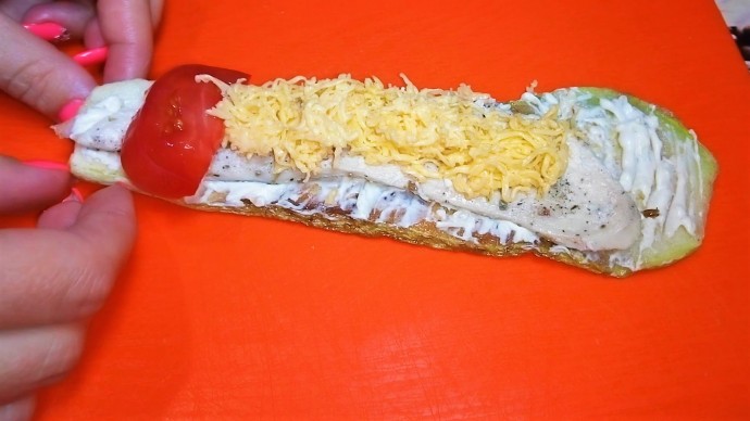 Рулеты из кабачков с курицей на шпажках Рулеты из кабачков с курицей на шпажках