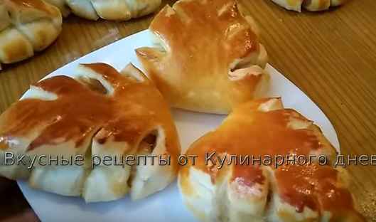 Булочки Сдобные Сладкие Пышные Рецепт с Яблоком и Корицей из дрожжевого теста Булочки Сдобные Сладкие Пышные Рецепт с Яблоком и Корицей из дрожжевого теста
