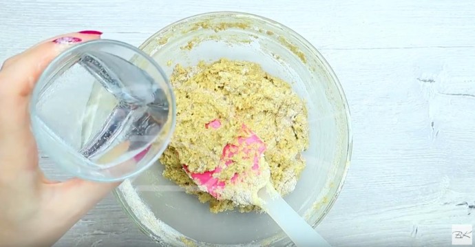 Шарлотка с целыми яблоками (любимый рецепт) Шарлотка с целыми яблоками (любимый рецепт)