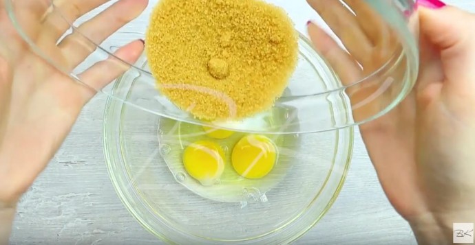Шарлотка с целыми яблоками (любимый рецепт) Шарлотка с целыми яблоками (любимый рецепт)
