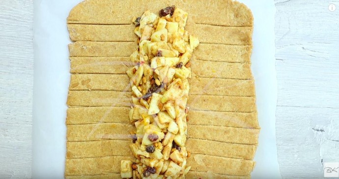 Яблочный штрудель самый вкусный в мире и самый красивый Яблочный штрудель самый вкусный в мире и самый красивый