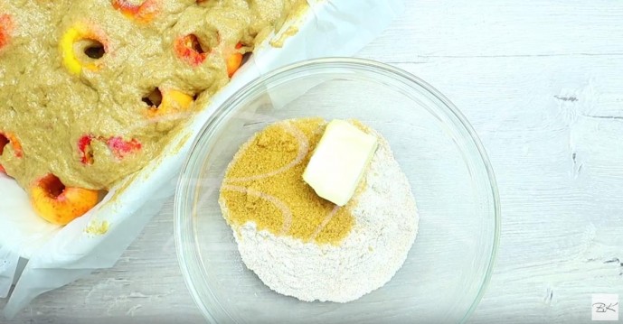 Шарлотка с целыми яблоками (любимый рецепт) Шарлотка с целыми яблоками (любимый рецепт)