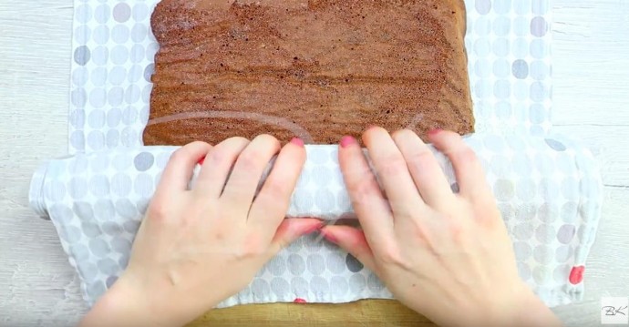 Морковный ароматный рулет с кремом из маскарпоне Морковный ароматный рулет с кремом из маскарпоне