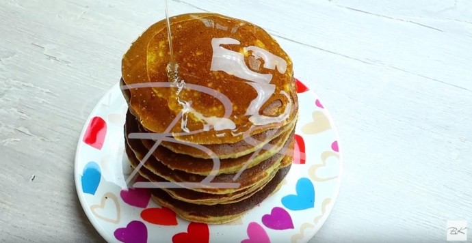Панкейки с мёдом (самые пышные/оладьи на молоке) Панкейки с мёдом (самые пышные/оладьи на молоке)