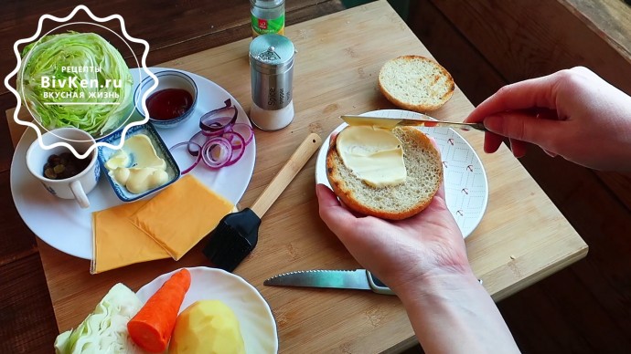 Сочный домашний бургер + салатик и картошка