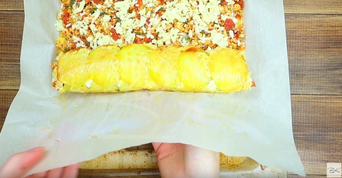 Рулет мясо по французски с картофелем и помидорами Рулет мясо по французски с картофелем и помидорами