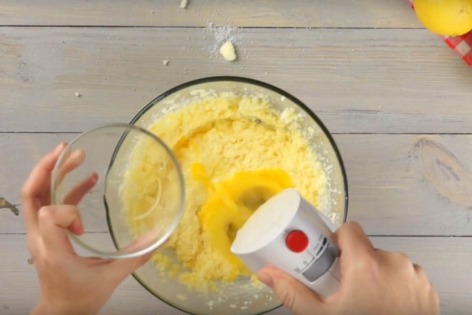 ​Рецепт ароматного лимонного кекса