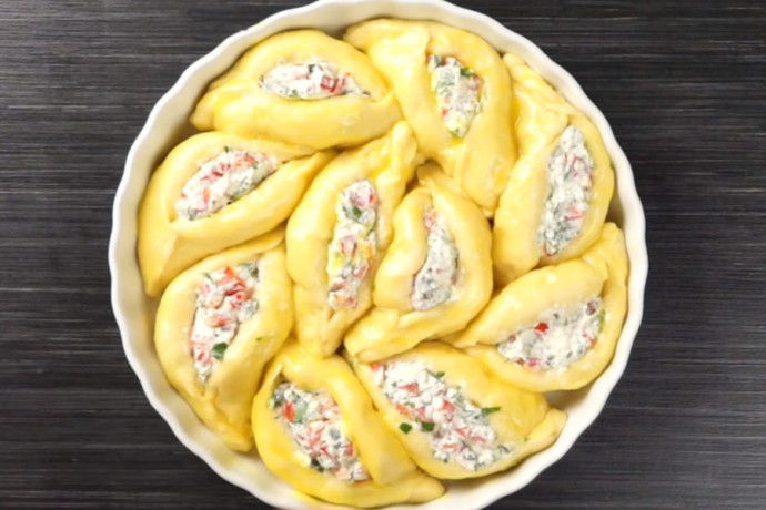 Нежный пирог с сыром фета и зеленью Нежный пирог с сыром фета и зеленью