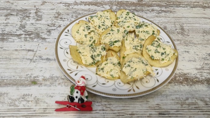 Сырная закуска на чипсах Сырная закуска на чипсах