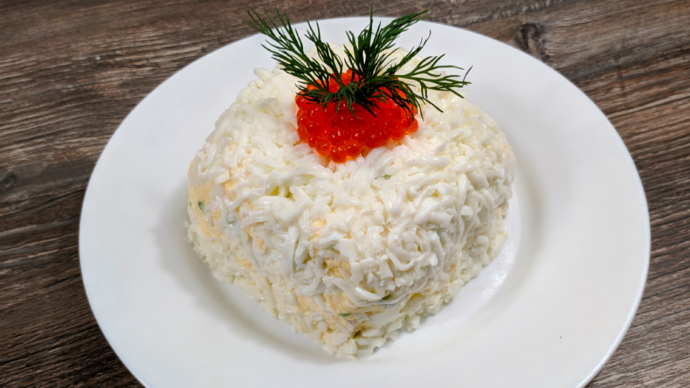 Салат с крабовыми палочками в необычной подаче Салат с крабовыми палочками в необычной подаче
