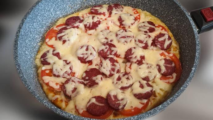 Ленивая пицца из кабачков на сковороде