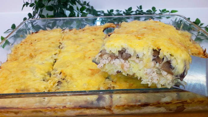 Вкуснейшее блюдо на праздничный стол. Картофельная запеканка с фаршем и грибами Вкуснейшее блюдо на праздничный стол. Картофельная запеканка с фаршем и грибами
